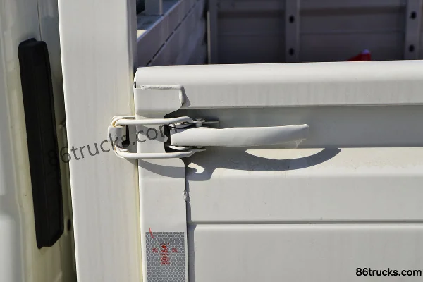 Foton Times Leader S1 120 hp 4X2(6 wheels) 2.7m double-row side panel mini truck (China VI) Body (3) | 86Trucks