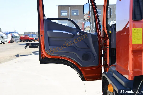 Foton Aoling Hornet MINI 170hp 4X2(6 wheels) 5.25m semi-crew flatbed cargo truck Cab (2) | 86Trucks