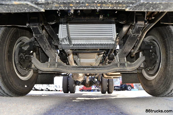 Foton Aoling Hornet MINI 170hp 4X2(6 wheels) 5.25m semi-crew flatbed cargo truck Chassis (1) | 86Trucks