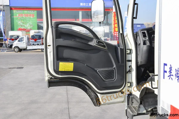 SHACMAN Commercial Vehicle Xuande Wing 9 150 hp 4X2(6 wheels) 4.15m refrigerated truck Cab (2) | 86Trucks