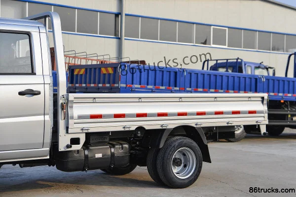 Foton Xiangling V3 2.0L 144 ch 4X2(6 roues) essence 2,7 m micro camion plateau à double cabine Carrosserie (1) | 86Trucks