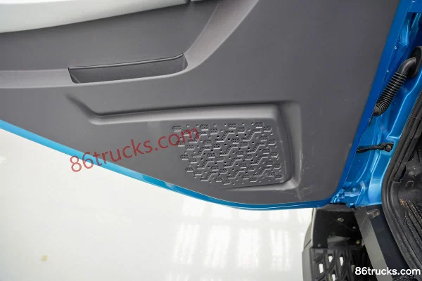 Feidi HW5 4.18m single-row plug-in hybrid flatbed light truck 17.52kWh 4X2(6 wheels) Interior (3) | 86Trucks