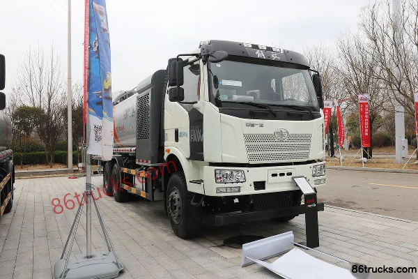 Tongyada Tongyada FAW Jiefang Chassis Dust Removal Truck