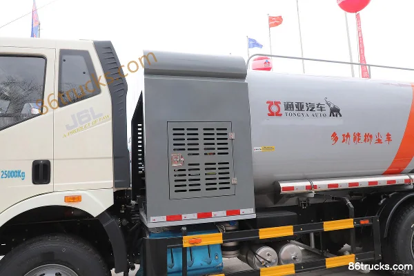 FAW Jiefang J6L 240hp 6X4(10 wheels) Multi-function Dust Suppression Truck (Tongyada Brand) Body (2) | 86Trucks