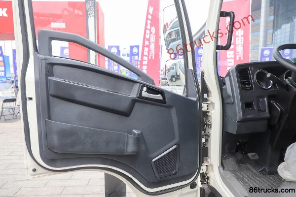 Sinotruk HOWO Hanjiang 160 ch 4X2(6 roues) camion à déchets de cuisine (marque Qingzhuan) Cabine (2) | 86Trucks