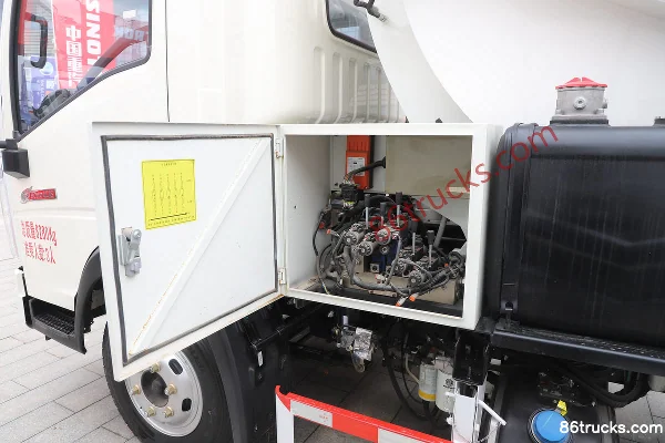 Sinotruk HOWO Hanjiang 160 ch 4X2(6 roues) camion à déchets de cuisine (marque Qingzhuan) Carrosserie (2) | 86Trucks