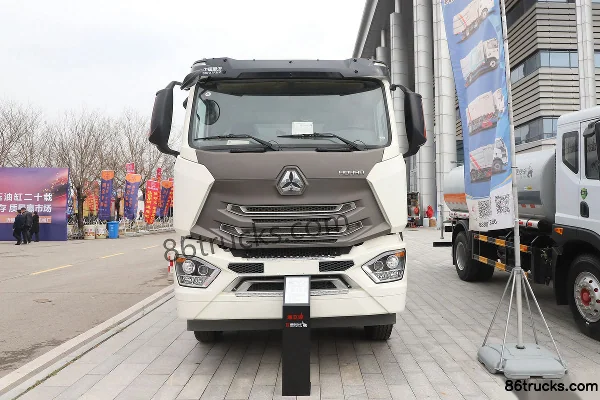 Sinotruk HOWO NX 310 hp 6X4(10 wheels) Multi-function Dust Suppression Truck (Tongyada Brand) Exterior (2) | 86Trucks