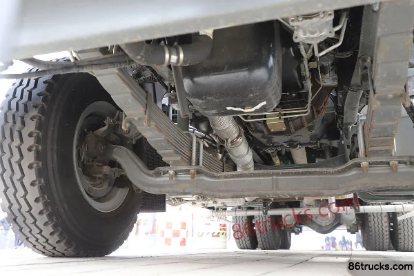 Sinotruk HOWO NX 310 hp 6X4(10 wheels) Multi-function Dust Suppression Truck (Tongyada Brand) Chassis (2) | 86Trucks