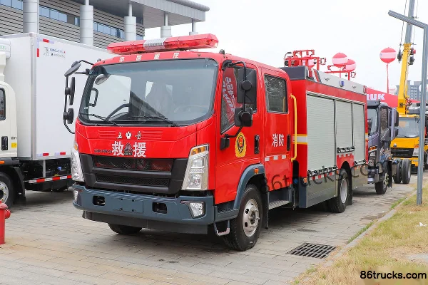 Sinotruk HOWO Hanjiang 190 hp 4X2(6 wheels) Foam Fire Truck (Wuyue brand) Exterior (3) | 86Trucks
