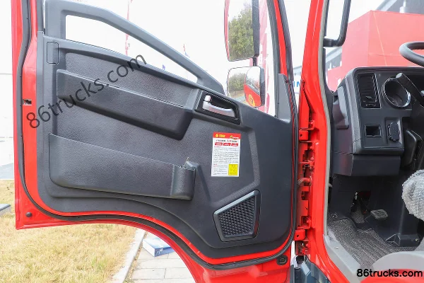 Sinotruk HOWO Hanjiang 190 hp 4X2(6 wheels) Foam Fire Truck (Wuyue brand) Cab (2) | 86Trucks
