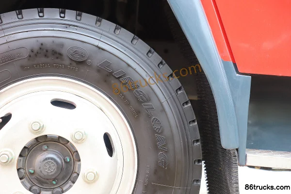 Sinotruk HOWO Hanjiang 190 hp 4X2(6 wheels) Foam Fire Truck (Wuyue brand) Chassis (3) | 86Trucks