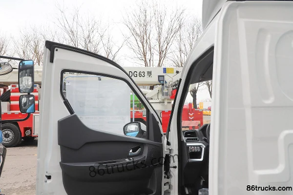 Feidi EQ2 4X2(6 wheels) 2.2-ton Pure Electric Washing and Sweeping Truck (Jierui brand) 41.86 kWh Cab (2) | 86Trucks