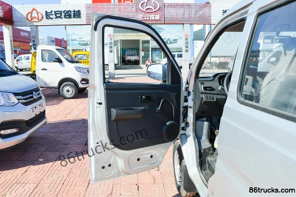 Changan Kuayue Wang X1 version standard 1,6 L 122 ch 4X2(6 roues) essence 2,55 m camion plateau double cabine (China VI) (roues arrière simp