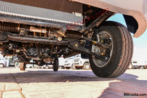 Changan Kuayue Wang X1 version standard 1,6 L 122 ch 4X2(6 roues) essence 2,55 m camion plateau double cabine (China VI) (roues arrière simp