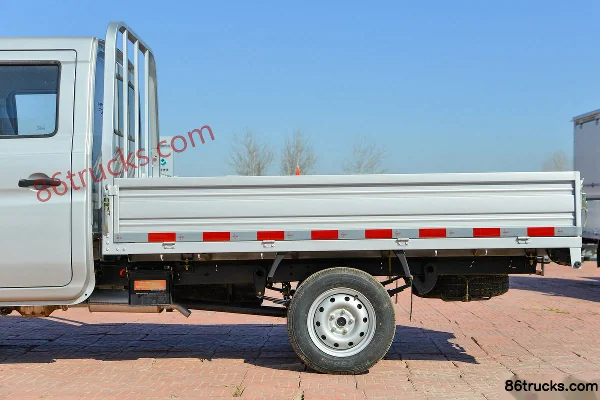 Changan Kuayue Wang X1 version standard 1,6 L 122 ch 4X2(6 roues) essence 2,55 m camion plateau double cabine (China VI) (roues arrière simp