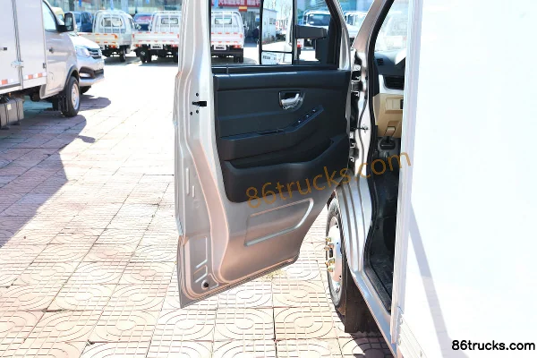Changan Kuayue Wang X5 Standard 1.8L 125hp 4X2(6 wheels) 3.385m Single Row Van Mini Truck (China VI) Cab (2) | 86Trucks
