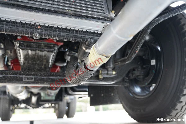Dongfeng Duolika D7 156hp 4X2(6 wheels) cleaning truck (Tongyada brand) Chassis (3) | 86Trucks
