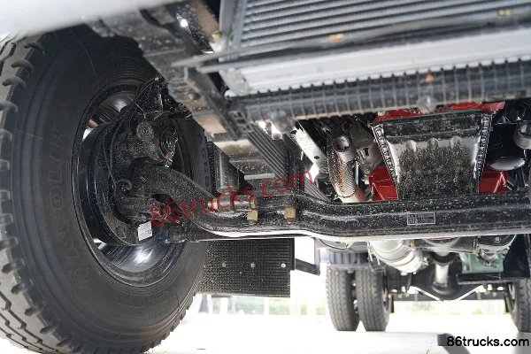 Dongfeng Duolika D7 156hp 4X2(6 wheels) cleaning truck (Tongyada brand) Chassis (2) | 86Trucks