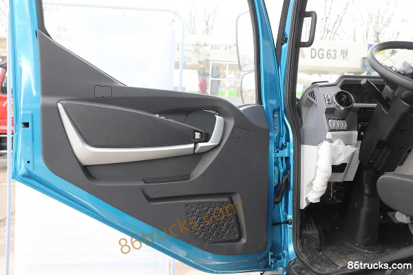 Feidi HW5 4.18m Single Row Plug-in Hybrid Cargo Cage Light Truck 17.52kWh 4X2(6 wheels) Interior (2) | 86Trucks