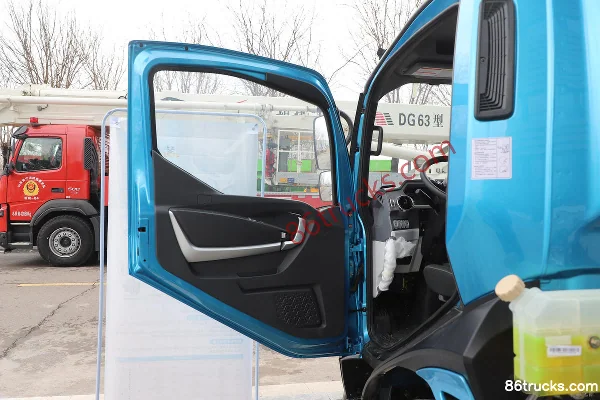Feidi HW5 4.18m Single Row Plug-in Hybrid Cargo Cage Light Truck 17.52kWh 4X2(6 wheels) Interior (1) | 86Trucks