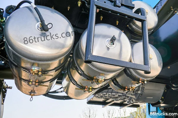 SANY Truck Jiangshan toit surélevé Édition Super 6X4(10 roues) tracteur routier électrique pur à échange de batterie 282 kWh Cabine (3) | 86