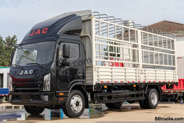 JAC Qingtianzhu 184 hp 4X2(6 wheels) 5.175m Single Row Stake Truck (China VI) Exterior (3) | 86Trucks