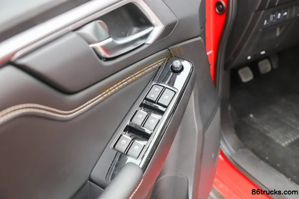 Jiangxi Isuzu D-MAX 2021 劲动 1.9T diesel 4 roues motrices manuel double cabine pick-up (China VI) Châssis (2) | 86Trucks