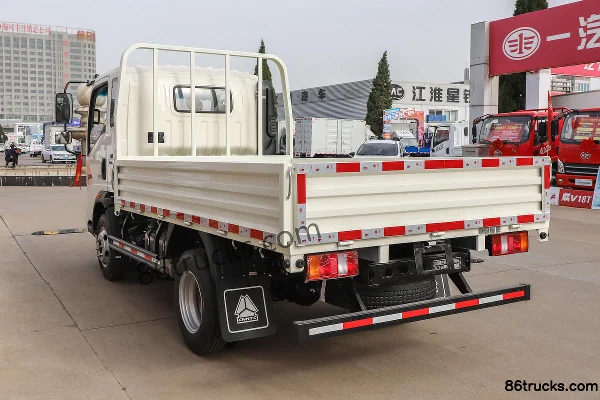Sinotruk HOWO Zhuimeng 115 ch 4X2(6 roues) 3,3 m cabine approfondie camion plateau léger (China VI) Carrosserie (1) | 86Trucks