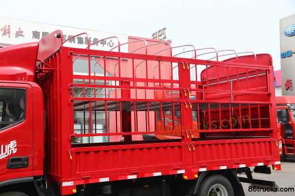 Foton Aoling Xinjieyun Climbing Tiger 151 hp 4X2(6 wheels) 4.17 m single-row stake truck (China VI) Body (1) | 86Trucks