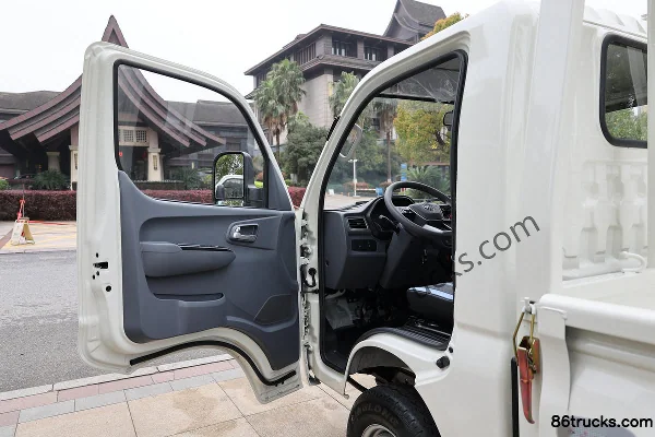 Foton Xiangling M2 Pro Luxury 2.0L 144hp 4X2(6 wheels) Gasoline 4m Single Row Flatbed Mini Truck Cab (1) | 86Trucks
