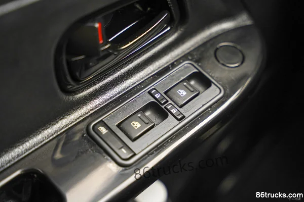 Foton Times EV6 Fast & Slow Charge Edition 3.2T 2-Seat 4.89m Electric Panel Van 41.93kWh Cab (2) | 86Trucks