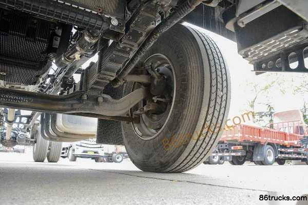 Foton Auhang R Pro 220 ch 4X2(6 roues) 6,8 m AMT automatique camion porteur à ridelles Châssis (3) | 86Trucks