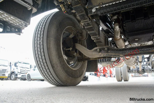 Foton Auhang R Pro 220 ch 4X2(6 roues) 6,8 m AMT automatique camion porteur à ridelles Châssis (2) | 86Trucks
