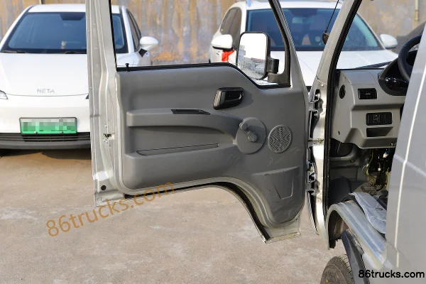 Foton Yuling VQ1 1,6 L 122 ch 4X2(6 roues) essence 2,5 m cabine double plateau micro camion (China VI) (2) | 86Trucks