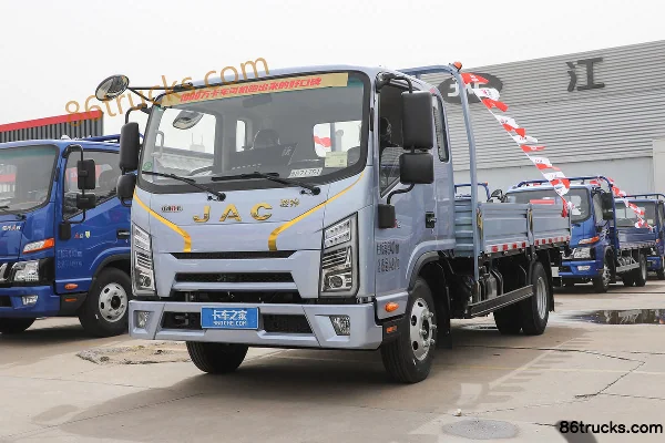 JAC Junling S6 Comfort Edition 2.5L Diesel 170hp 4X2(6 wheels) Fast Gear 8-Speed 3.85m Semi-Sleeper Flatbed Light Truck Exterior (3) | 86Tru