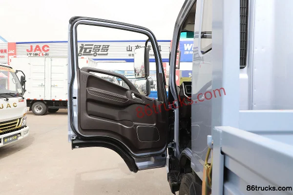 JAC Junling S6 Comfort Edition 2.5L Diesel 170hp 4X2(6 wheels) Fast Gear 8-Speed 3.85m Semi-Sleeper Flatbed Light Truck Cab (1) | 86Trucks
