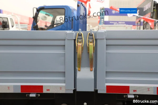 JAC Junling S6 Comfort Edition 2.5L Diesel 170hp 4X2(6 wheels) Fast Gear 8-Speed 3.85m Semi-Sleeper Flatbed Light Truck Body (3) | 86Trucks