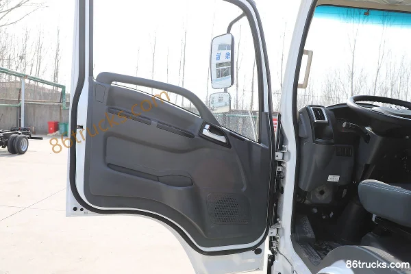 SHACMAN Light Truck Delan Z1 Basic 4.18m single-row pure electric van light truck 81.14kWh 4X2(6 wheels) Interior (2) | 86Trucks