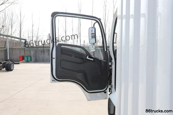 SHACMAN Light Truck Delan Z1 Basic 4.18m single-row pure electric van light truck 81.14kWh 4X2(6 wheels) Interior (1) | 86Trucks