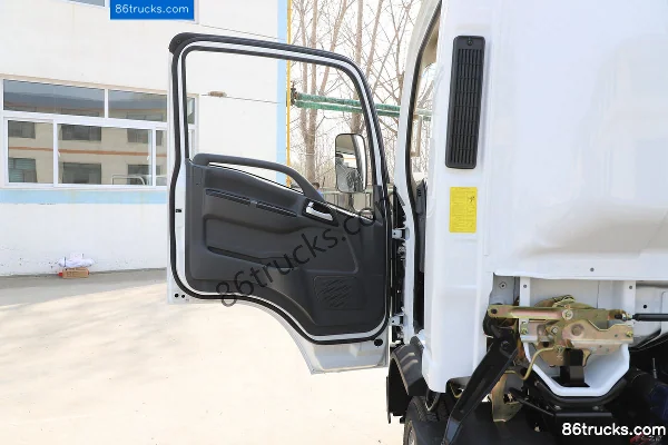 SHACMAN Light Truck Delong 115hp 4X2(6 wheels) 3.7m Single Row Van Light Truck (China VI) Cab (1) | 86Trucks