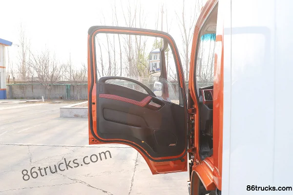 SHACMAN Light Truck Jindelong K1 Super Lightweight 130 hp 4X2(6 wheels) 4.18m AMT automatic single-row van light truck (China VI) Cab (1)
