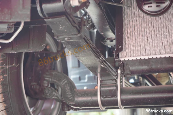 Foton Aoling M 2.0L 144 ch 4X2(6 roues) essence 3,815 m petit camion plateau à cabine simple (freins hydrauliques) Châssis (2) | 86Trucks