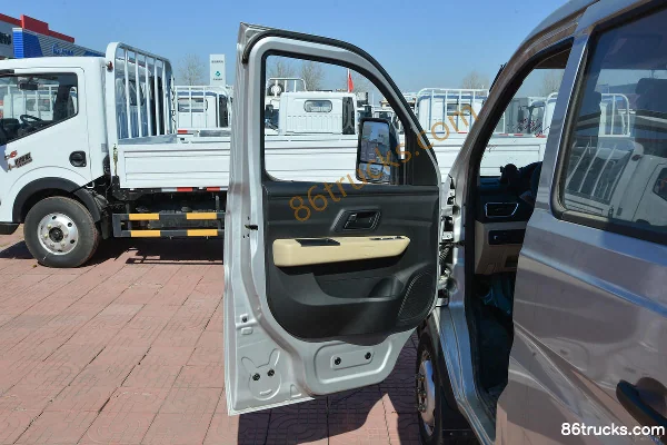 Changan Kuayue Wang X3 PLUS Comfort 1.6L Essence 122 ch 4X2(6 roues) 2,71 m micro camion plateau double cabine (China VI) (1) | 86Trucks
