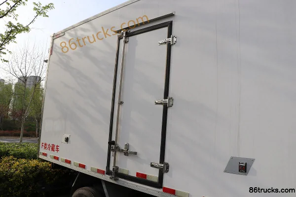 Sinotruk HOWO Hanjiang 170hp 4X2(6 wheels) 4m Refrigerated Truck (China VI) Body (2) | 86Trucks