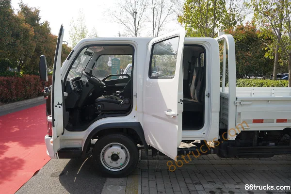 Foton Aoling M 1.6L 122 ch 4X2(6 roues) essence 2,7 m cabine double plateau camion léger (frein hydraulique) (1) | 86Trucks