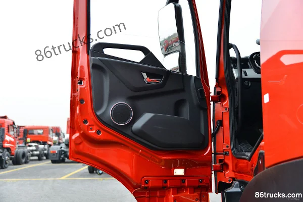 Dongfeng Tianlong KL Gas 500hp 6X4(10 wheels) CNG Tractor Truck (China VI) Cab (3) | 86Trucks