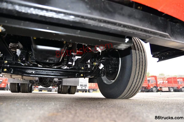 Dongfeng Tianlong KL Gas 480 hp 6X4(10 wheels) CNG tractor truck Chassis (3) | 86Trucks
