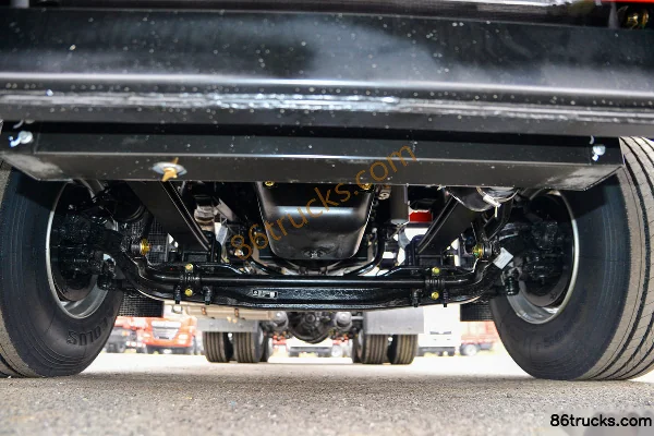 Dongfeng Tianlong KL Gas 480 hp 6X4(10 wheels) CNG tractor truck Chassis (1) | 86Trucks