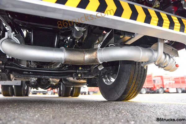 Dongfeng Changxing D7V 430 hp 6X4(10 wheels) Tractor Truck Chassis (3) | 86Trucks