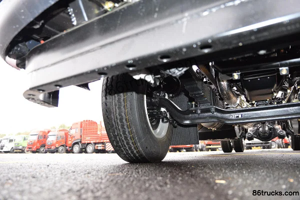 Dongfeng Tianjin KR gaz 190 ch 4X2(6 roues) camion porteur à ridelles 6,8 m LNG (pont arrière 10T) Châssis (2) | 86Trucks